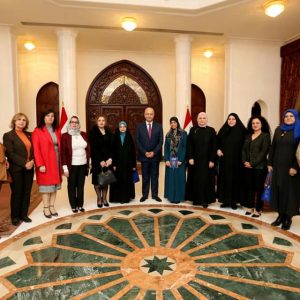 تدريسية-من-جامعة-بغداد-تلتقي-رئيس-جمهورية-العراق-1