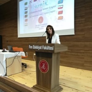 تدريسية-من-كلية-اللغات-تشارك-بمؤتمر-دولي-في-إسطنبول-1