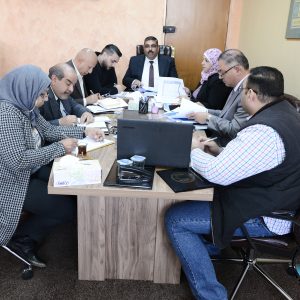 مساعد-رئيس-الجامعة-للشؤون-العلمية-يرأس-اجتماعاً-للجنة-المركزية-الخاصة-بتنفيذ-البرنامج-الحكومي-2