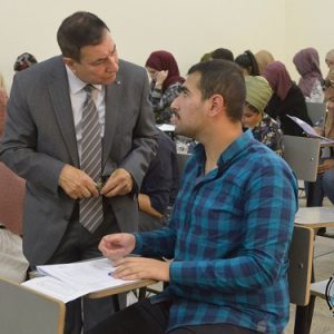 مساعد-رئيس-جامعة-بغداد-للشؤون-الادارية-يتفقد-سير-الامتحانات-النهائية-11