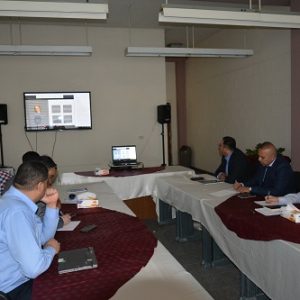 حلقة-نقاشية-حول-تفعيل-الشراكة-الاكاديمية-بين-مركز-الحاسبة-الالكترونية-و-شركة-1