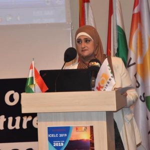 تدريسية-من-كلية-التربية-للبنات-بجامعة-بغداد-تشارك-في-مؤتمر-جامعة-كويه-في-أربيل-1