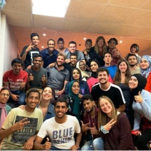 الطلبة-المتفقون-في-كلية-اللغات-بجامعة-بغداد-يقضون-عطلتهم-في-اوربا-1