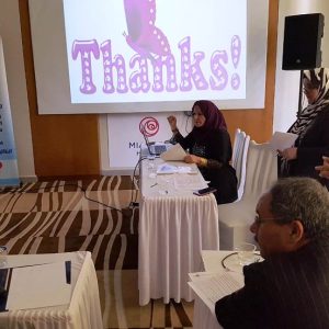 تدريسية-من-مركز-بحوث-السوق-تشارك-ببحث-عن-المبيد-الحشري-1