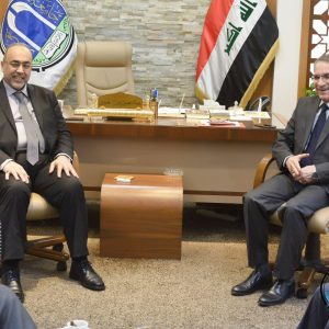 رئيس-جامعة-بغداد-يستقبل-وفدا-من-المهنئين-1