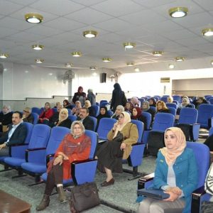 كلية-التربية-ابن-الهيثم-تنظم-دورة-حول-برنامج-المختبر-الكيميائي-2