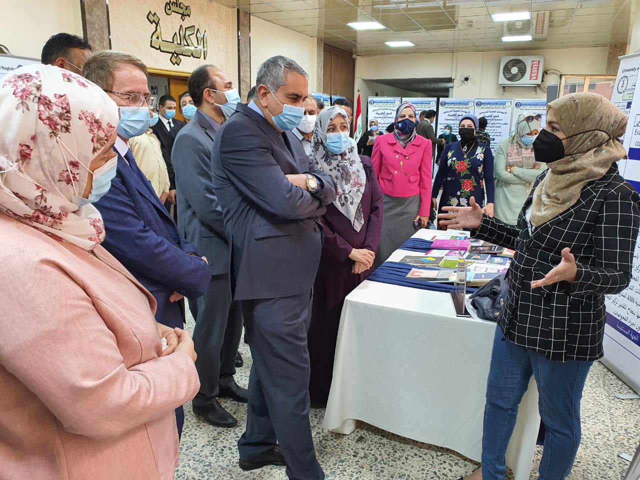 D25E618B-2FEE-4D72-A788-37E59DB88173