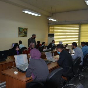 مركز-الحاسبة-الالكترونية-يستضيف-امتحان-كلية-الاعلام-لطلبة-الدكتوراه-1