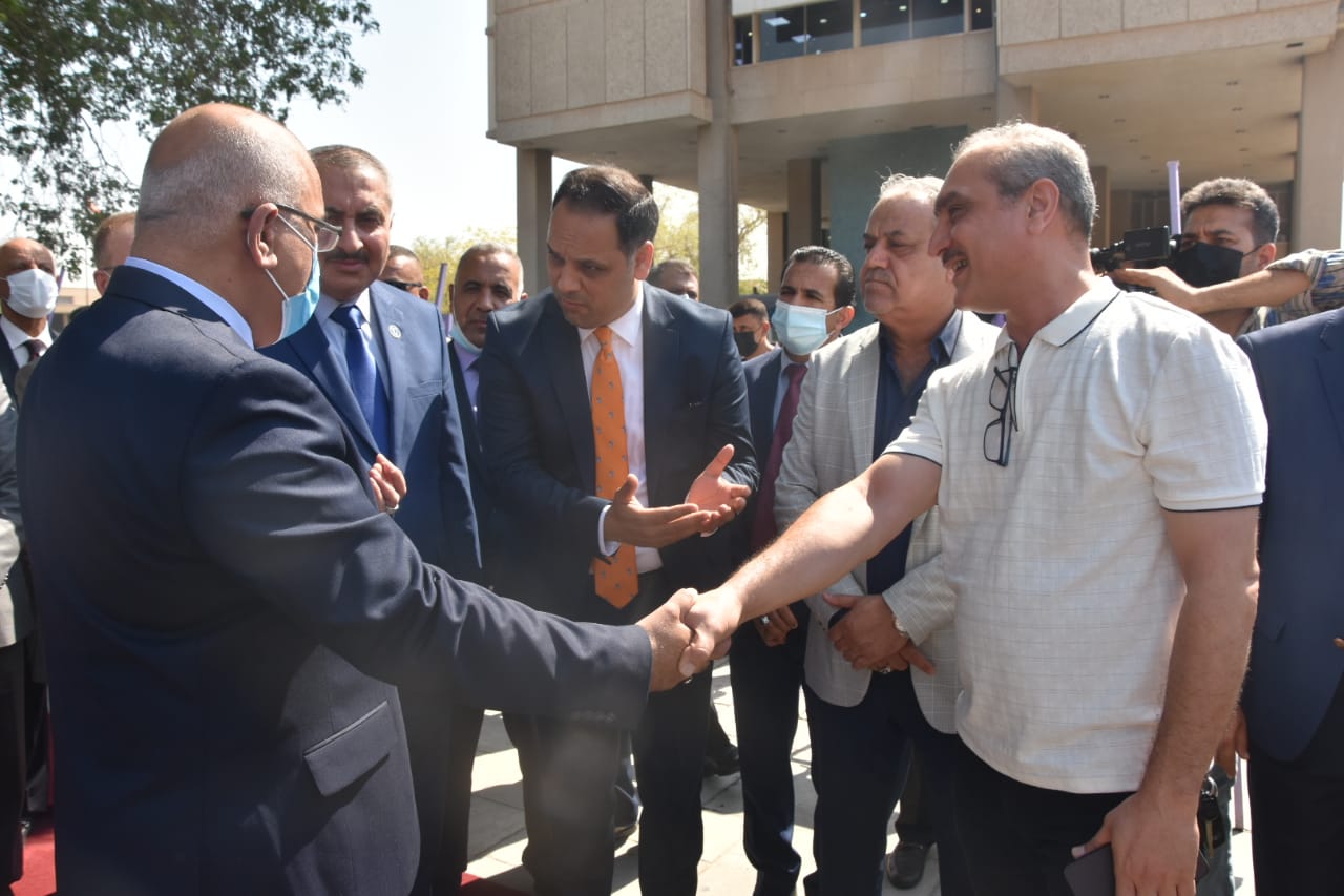 F64A1C16-15AB-4CA4-AFC2-7B41F2B8B576