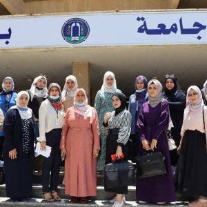 المكتبة-المركزية-تستقبل-عددا-من-طلبة-الدراسات-العليا-في-كلية-التربية-