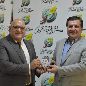 كلية-الاعلام-تنتج-فلما-وثائقيا-عن-طب-الكندي
