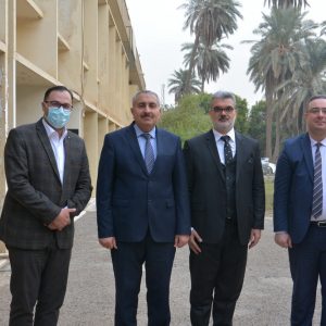 مركز-الحاسبة-يستقبل-رئيس-الجامعة-للاطلاع-على-نظام-الدراسات-العليا-7