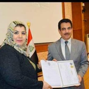 تدريسية-في-مركز-دراسات-المراة-تشارك-بمؤتمر-علمي-في-وزارة-التربية-2