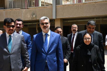 مساعد-رئيس-الجامعة-للشؤون-العلمية-يزور-كلية-الهندسة-ويبحث-2