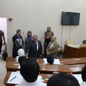 مساعد-رئيس-الجامعة-للشؤون-العلمية-يتفقد-كلية-طب-الاسنان-3