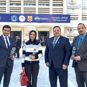 رئيس-جامعة-بغداد-يكرم-نخبة-من-أساتذة-كلية-التمريض.1