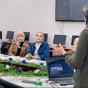 مركز-ابن-سينا-للتعليم-الالكتروني-ينظم-ورشة-عمل-عن-البطاقة-2