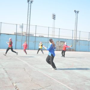 كلية-التربية-البدنية-للبنات-تنظم-مباراة-ودية-بكرة-اليد-بين-طالبات-2 (1)