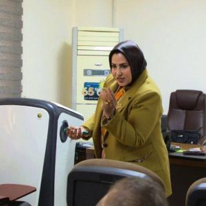 اختيار-تدريسية-من-جامعة-بغداد-مقوما-علميا-في-جامعة-صنعاء