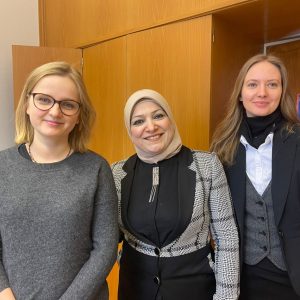 تدريسية-من-كلية-الآداب-تبحث-مع-جامعة-ميونخ-اهمية-منصة-الذكاء-الاصطناعي-1