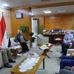 عـميدة-كــلية-الـتربية-للـبنات-تـستقبل-رئــيس-خـلـية-الإعـلام-الامـني-2