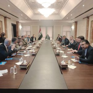 تدريسي-من-جامعة-بغداد-يترأس-اجتماع-تطوير-الحلول-