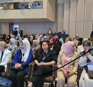 مديرة-المركز-الوطني-لبحوث-السرطان-تكرم-في-المؤتمر-العالمي-للجمعية-الطبية-العراقية-1 (1)