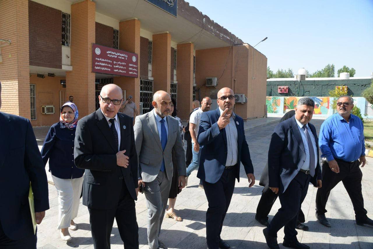 President of University of Baghdad Inspects Bab Al-Muadham Campus at Start of the New Academic Year001